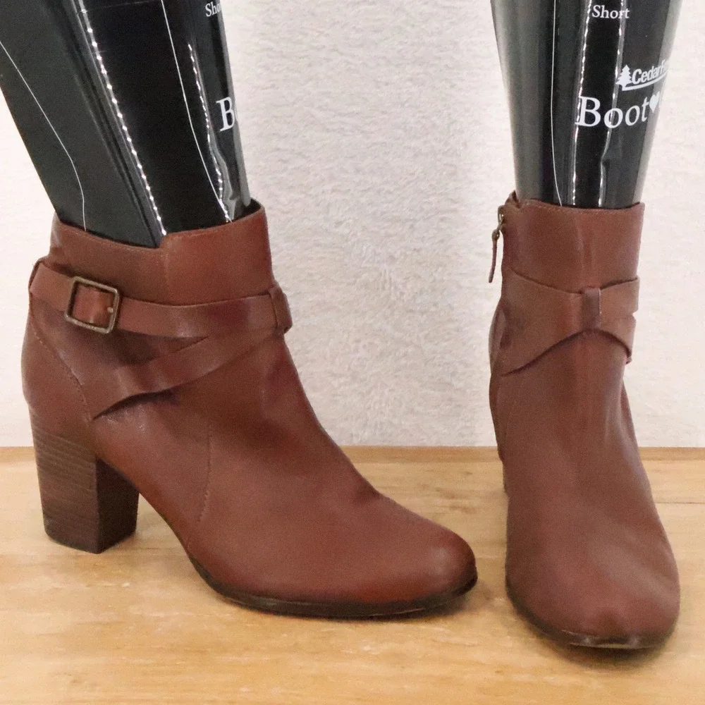Cole Haan Leather Ankle Booties Womens Size 9.5B Brown Block Heel Buckle Strap
